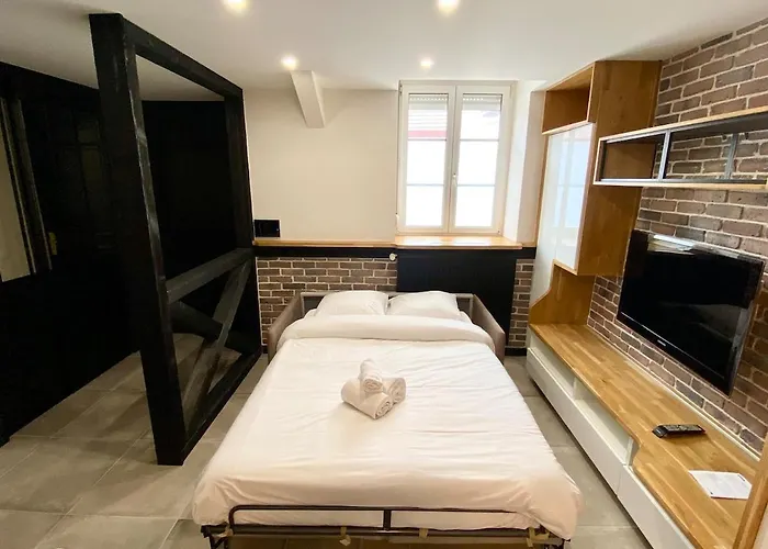 Appartement 2p Typique Alsace Vieux Avec Parking Schiltigheim